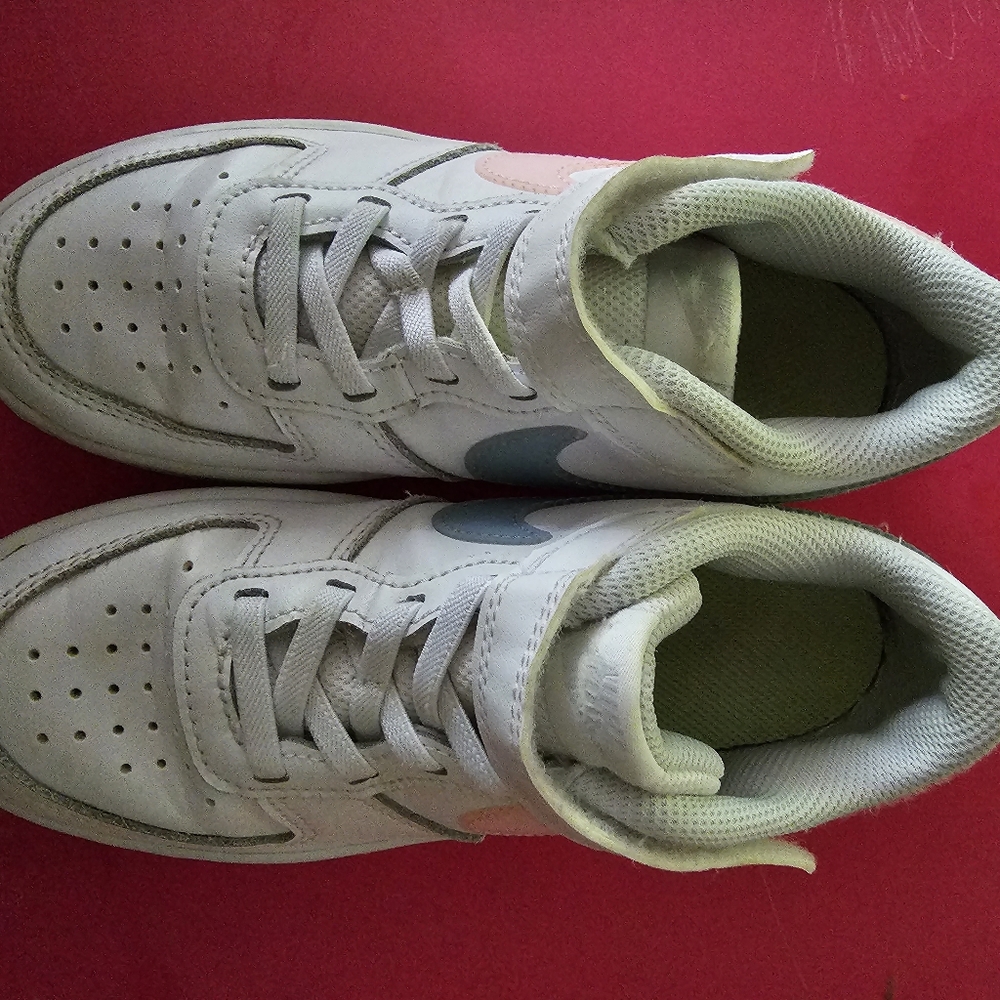 Girls Nike Sneakers